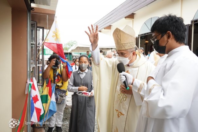 Poświęcenie kaplicy na Filipinach